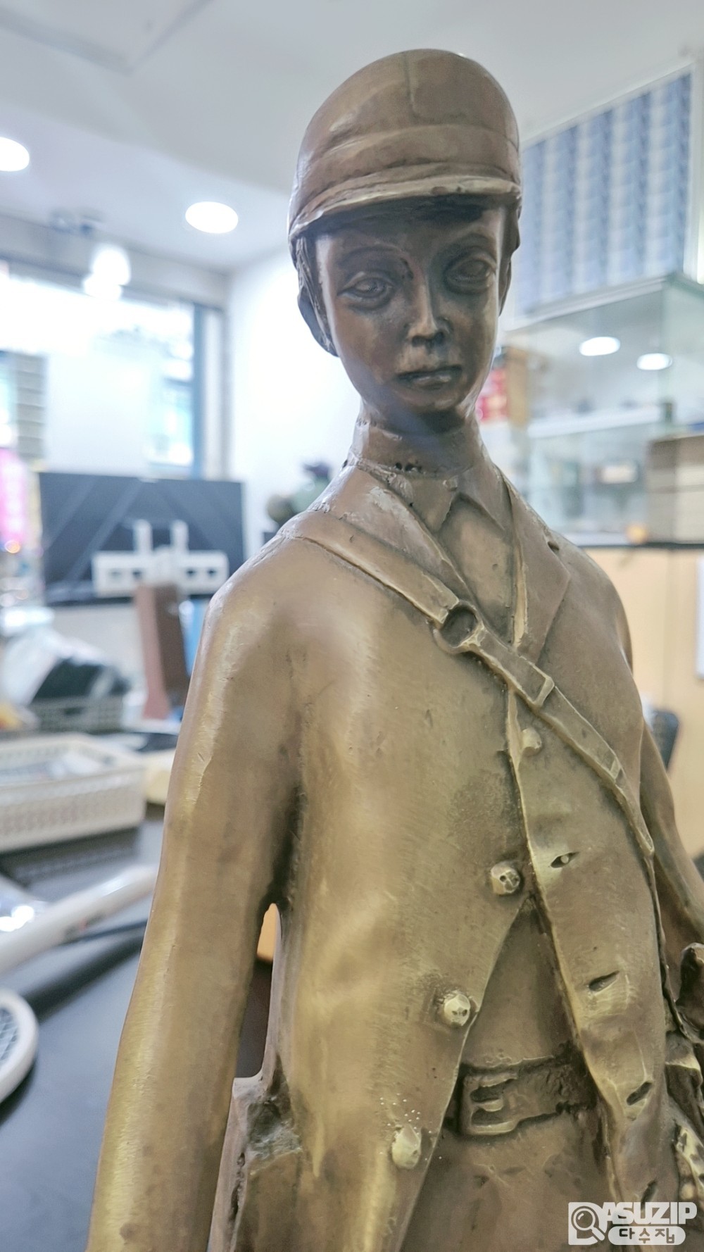 브론즈: 동제품 그레이하운드 와 영국신사