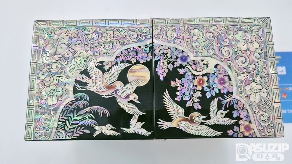 명인 작품: 자개 보석함. A급