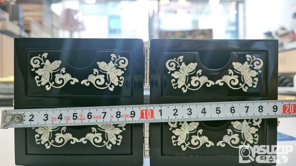 명인 작품: 자개 보석함. A급