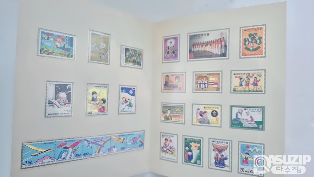 1993년에 개최된 대전 엑스포 기념 우표첩 2권 일괄