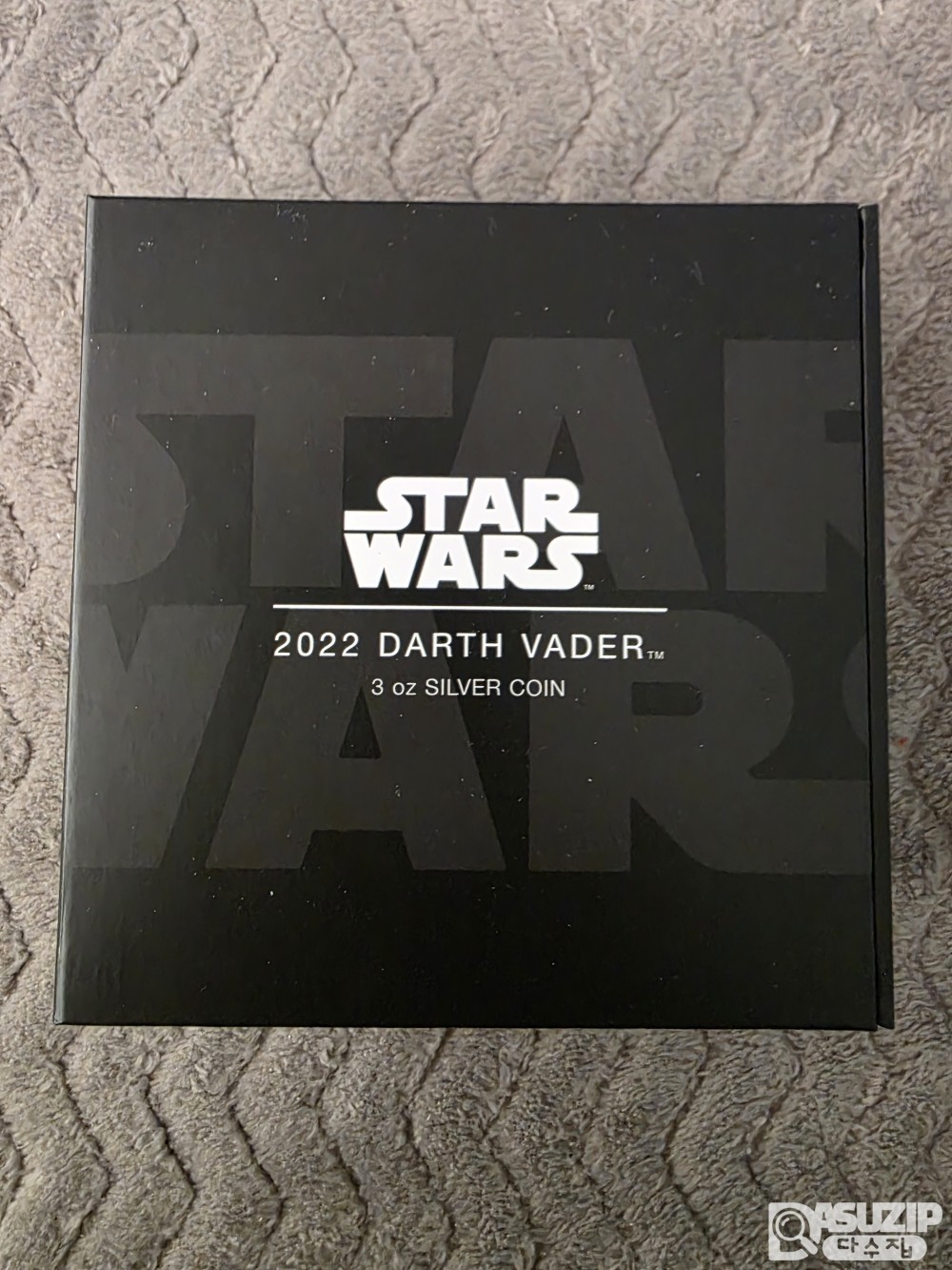 뉴질랜드 조폐국(New Zealand Mint)에서 발행한 스타워즈 다스 베이더 3온스 은화(2022년형)