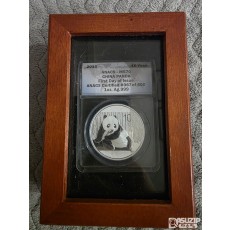 귀한 2015년 중국 팬더 10위안 은화  'First Day of Issue' (최초 발행일) 라벨  500개 중 367번째  MS70 등급